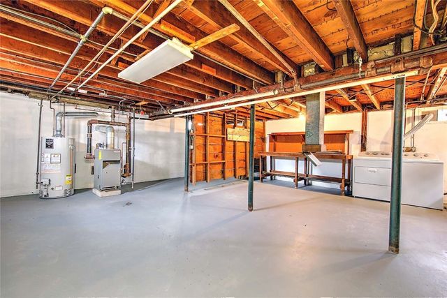 89 Dexterdale Road, Providence, RI 02906