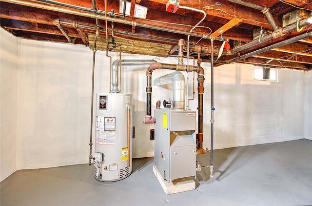 89 Dexterdale Road, Providence, RI 02906