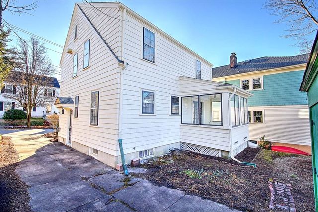 89 Dexterdale Road, Providence, RI 02906