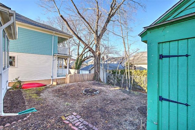 89 Dexterdale Road, Providence, RI 02906