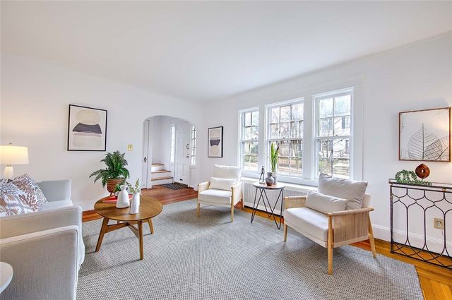 89 Dexterdale Road, Providence, RI 02906