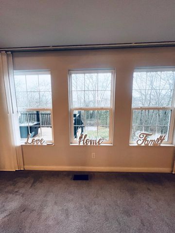 2242 Bluegrama Drive, Burlington, KY 41005