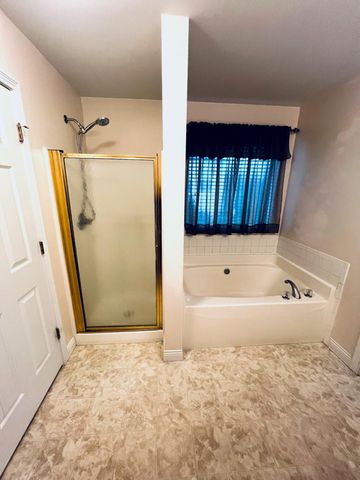 2242 Bluegrama Drive, Burlington, KY 41005