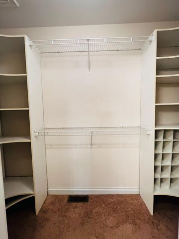 2242 Bluegrama Drive, Burlington, KY 41005