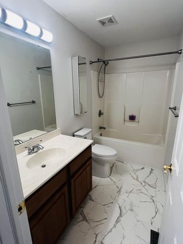 2242 Bluegrama Drive, Burlington, KY 41005