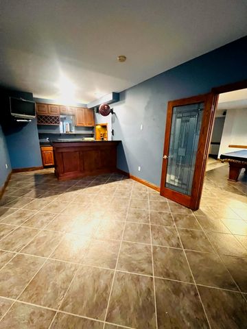 2242 Bluegrama Drive, Burlington, KY 41005