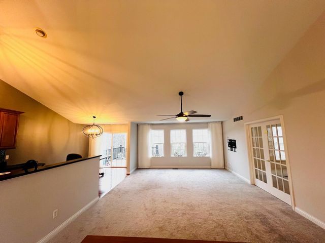 2242 Bluegrama Drive, Burlington, KY 41005