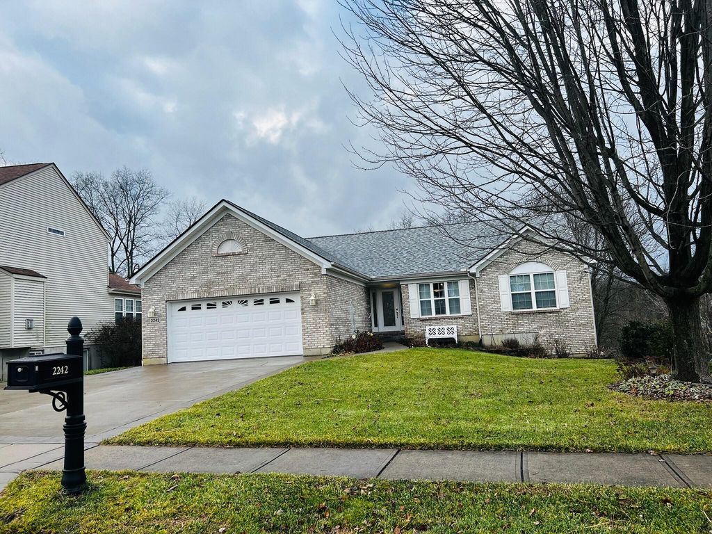 2242 Bluegrama Drive, Burlington, KY 41005