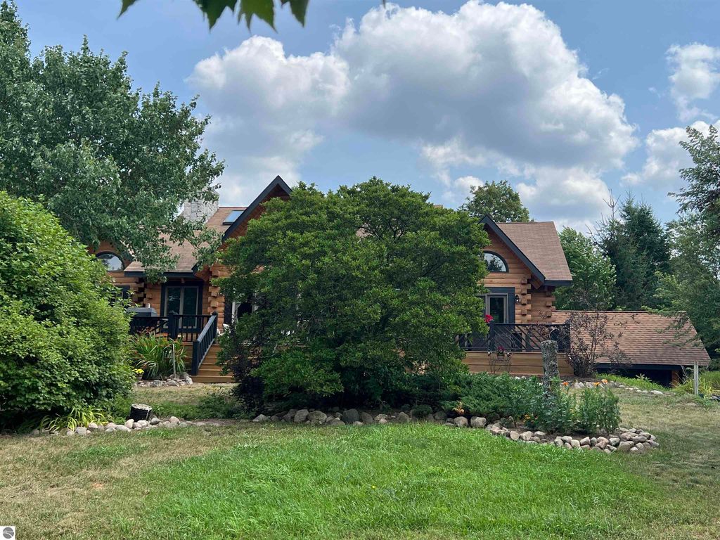 Image 98 of property listing at 8181 M-66 SE, Fife Lake, MI 49633