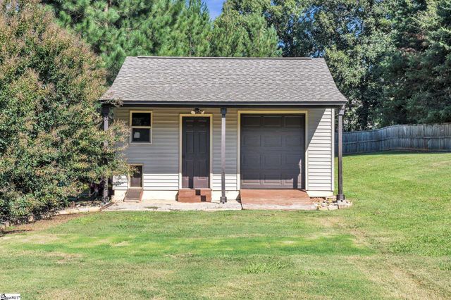 22 Pebblebrook Court, Greer, SC 29651