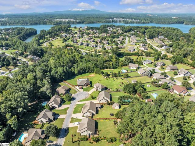 22 Pebblebrook Court, Greer, SC 29651