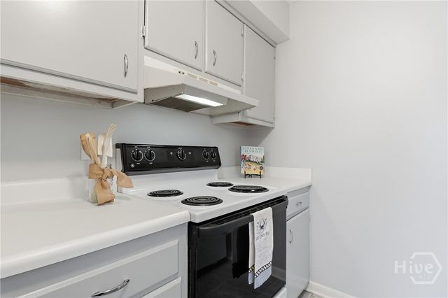 455 Mall Boulevard 94, Savannah, GA 31406