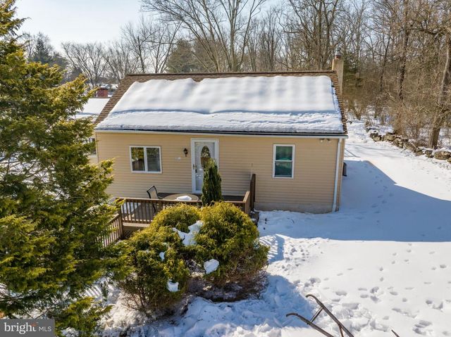 2013 WALTERS RD, Green Lane, PA 18054