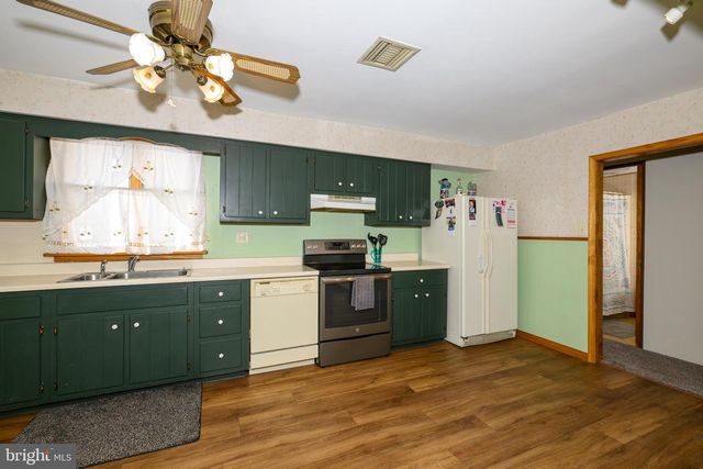2013 WALTERS RD, Green Lane, PA 18054