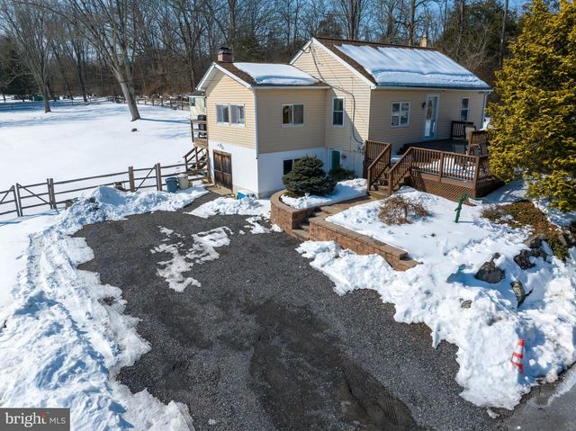 2013 WALTERS RD, Green Lane, PA 18054