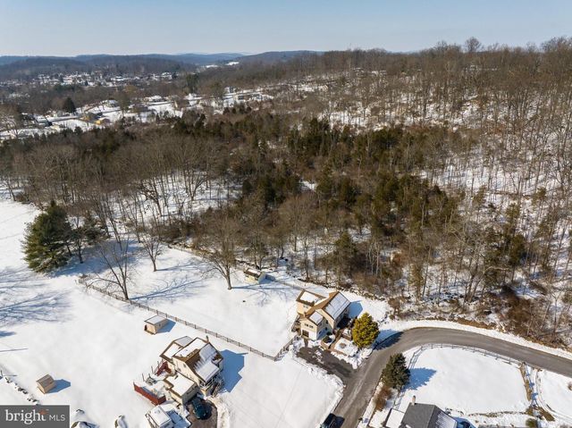 2013 WALTERS RD, Green Lane, PA 18054