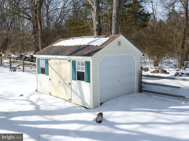 2013 WALTERS RD, Green Lane, PA 18054