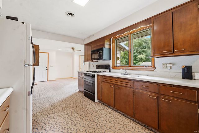 1718 Union Chapel Road, Fort Wayne, IN 46845