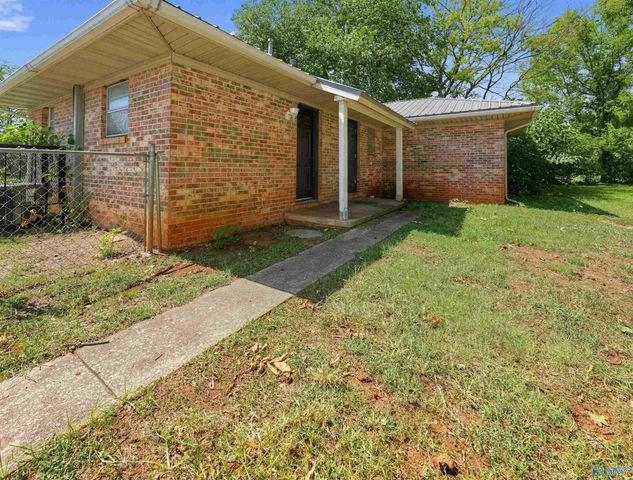 112 Ash Court NE, Decatur, AL 35601