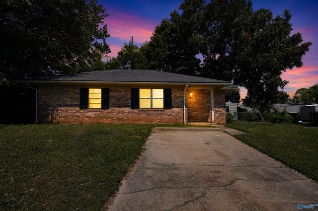 112 Ash Court NE, Decatur, AL 35601