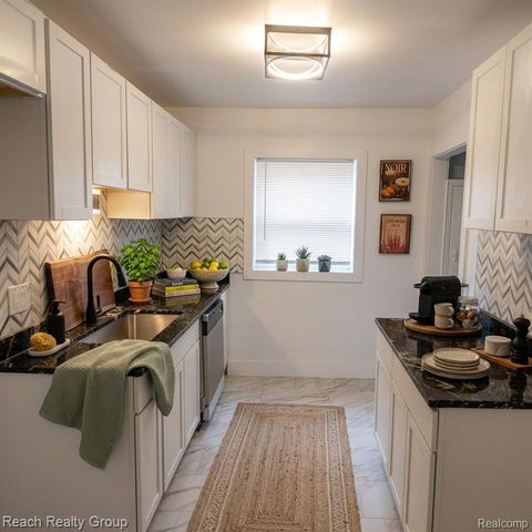 18076 Washburn Street, Detroit, MI 48221