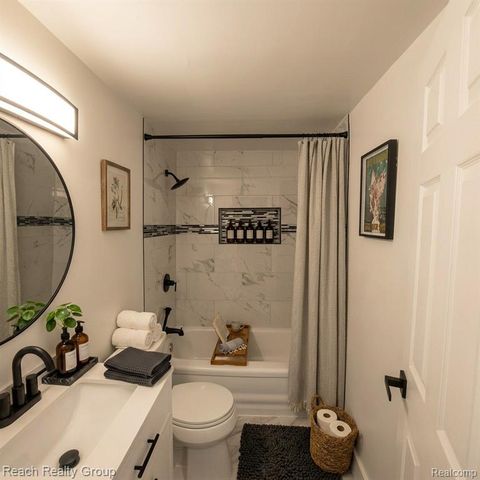 18076 Washburn Street, Detroit, MI 48221