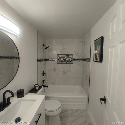 18076 Washburn Street, Detroit, MI 48221