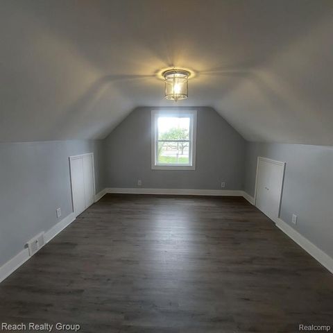 18076 Washburn Street, Detroit, MI 48221