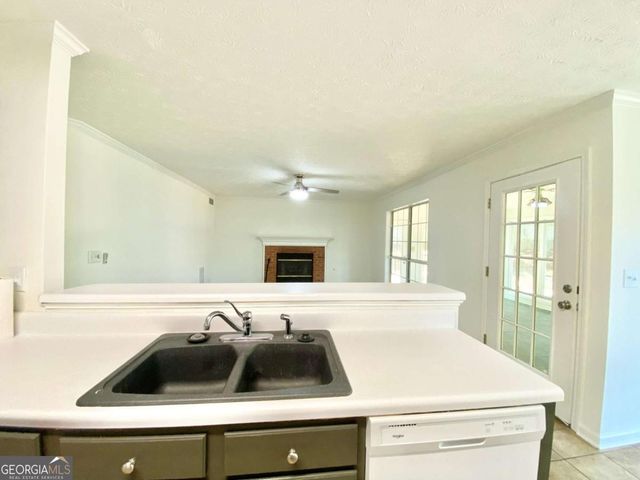 640 Suwanee Lakes Circle, Suwanee, GA 30024