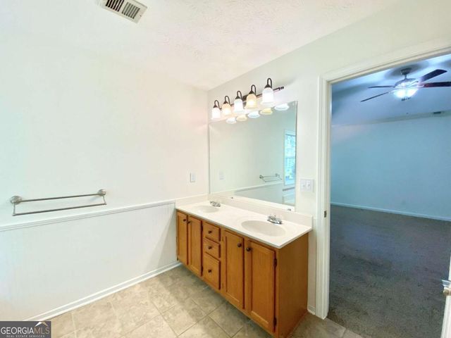 640 Suwanee Lakes Circle, Suwanee, GA 30024