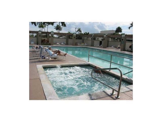 2003 Granada Drive L4, Coconut Creek, FL 33066