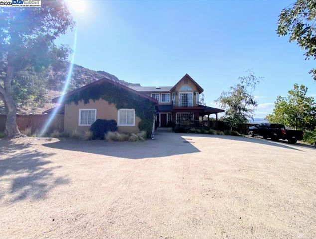 31733 Lake Meadow Rd, Acton, CA 93510