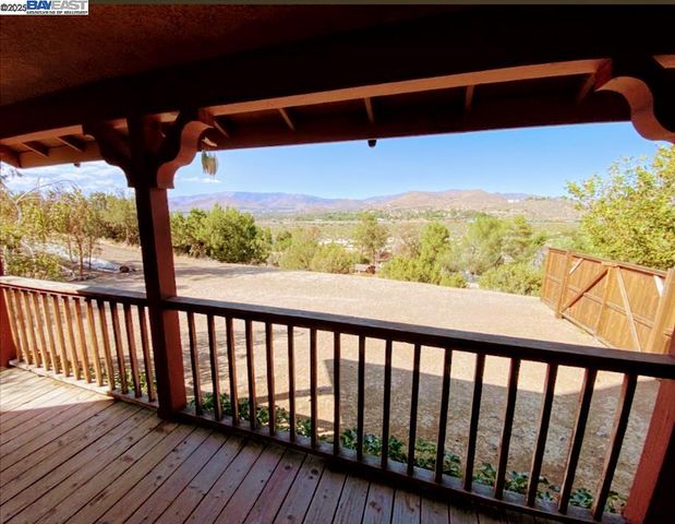 31733 Lake Meadow Rd, Acton, CA 93510