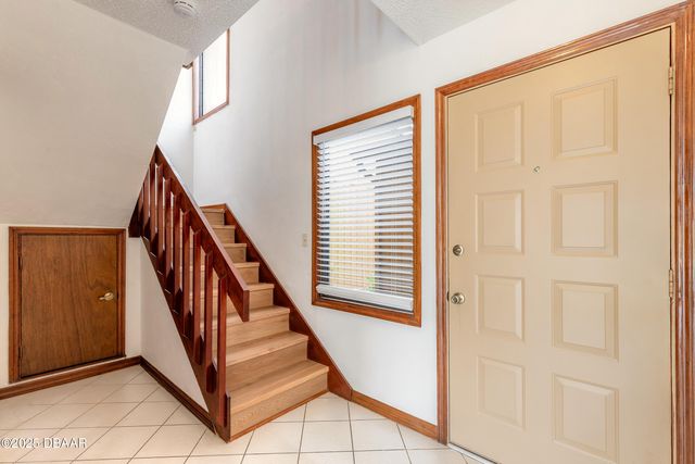 120 Lakewood Village Circle, Daytona Beach, FL 32119