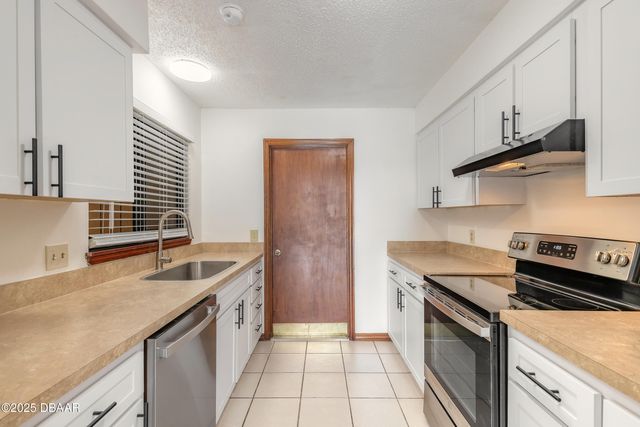 120 Lakewood Village Circle, Daytona Beach, FL 32119