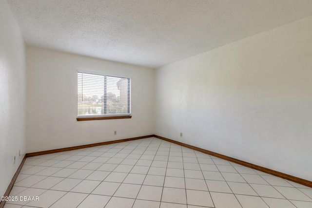 120 Lakewood Village Circle, Daytona Beach, FL 32119