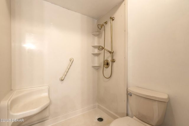 120 Lakewood Village Circle, Daytona Beach, FL 32119