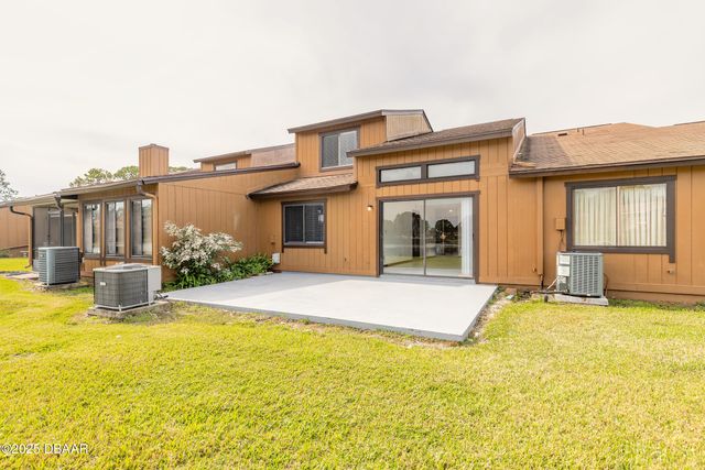 120 Lakewood Village Circle, Daytona Beach, FL 32119