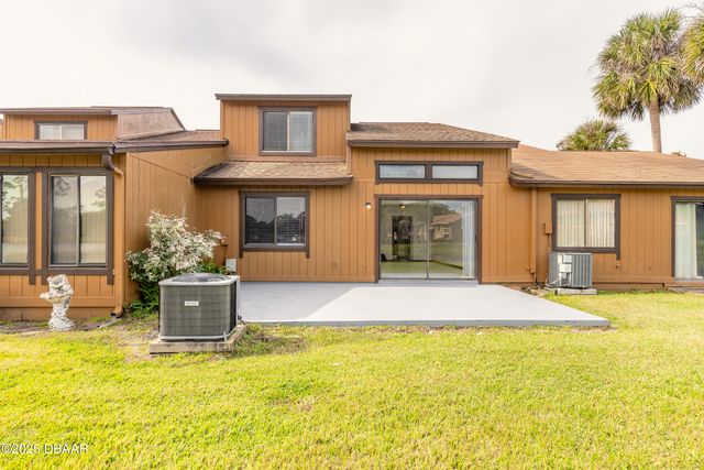 120 Lakewood Village Circle, Daytona Beach, FL 32119