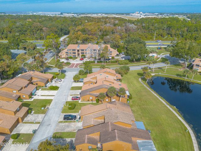 120 Lakewood Village Circle, Daytona Beach, FL 32119