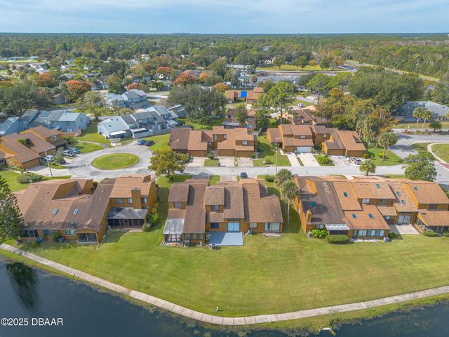 120 Lakewood Village Circle, Daytona Beach, FL 32119
