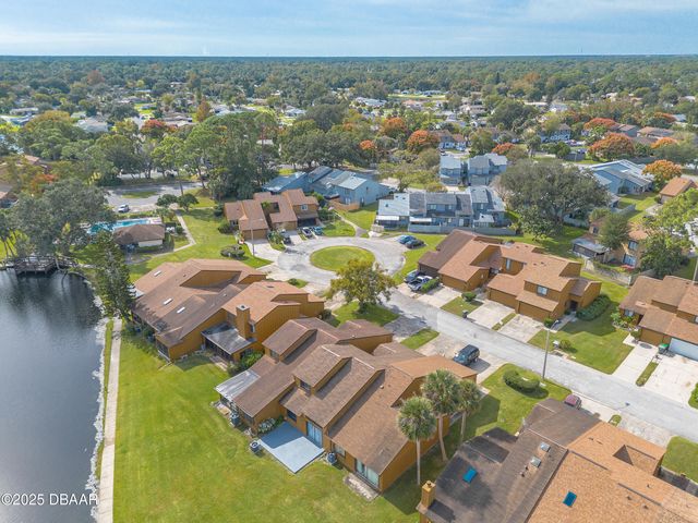 120 Lakewood Village Circle, Daytona Beach, FL 32119