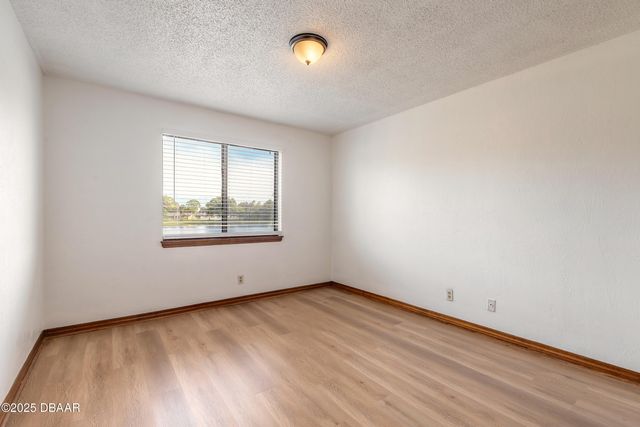 120 Lakewood Village Circle, Daytona Beach, FL 32119