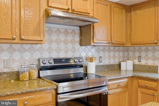 15791 BEAU RIDGE DR, Woodbridge, VA 22193