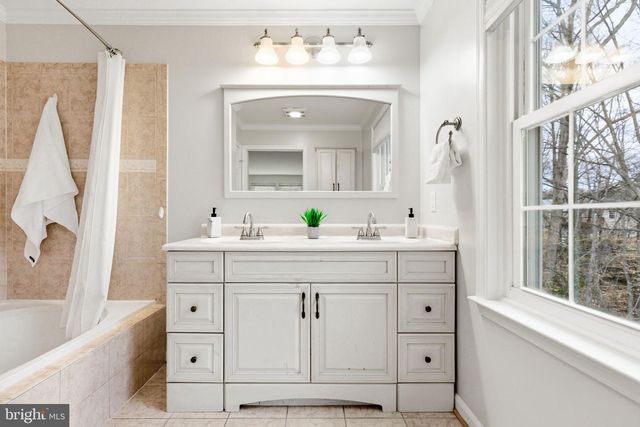 15791 BEAU RIDGE DR, Woodbridge, VA 22193