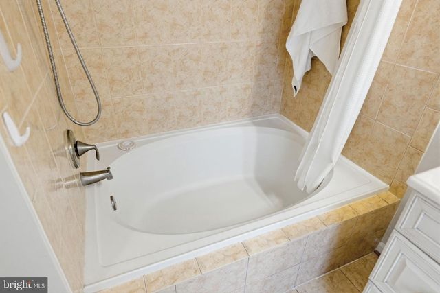 15791 BEAU RIDGE DR, Woodbridge, VA 22193