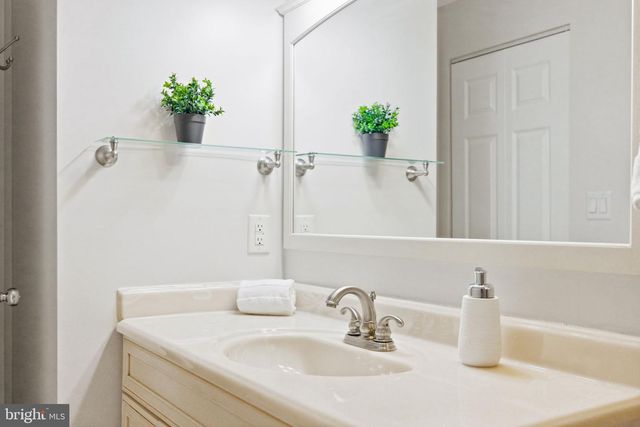 15791 BEAU RIDGE DR, Woodbridge, VA 22193