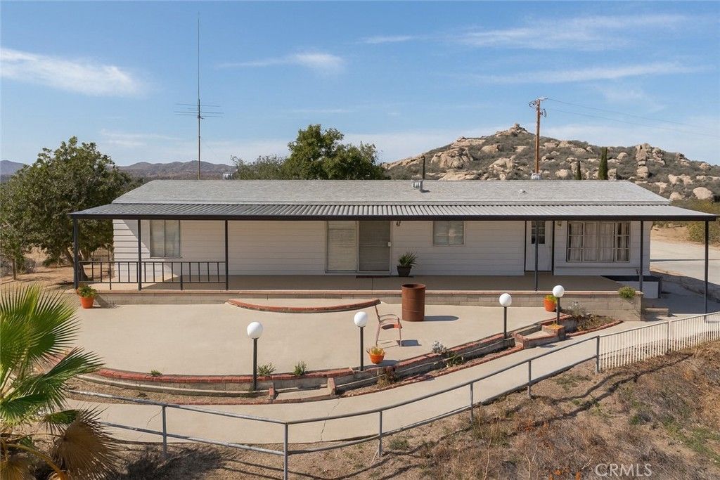 1020 Clayton, Perris, CA 92570 — exterior