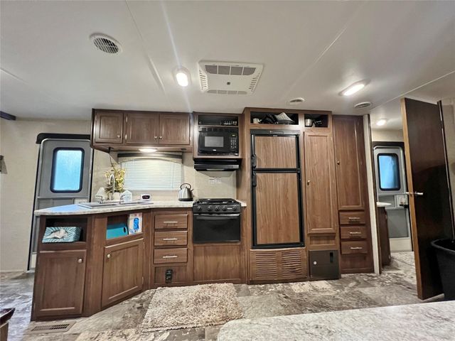130 County Road 302, Alvin, TX 77511