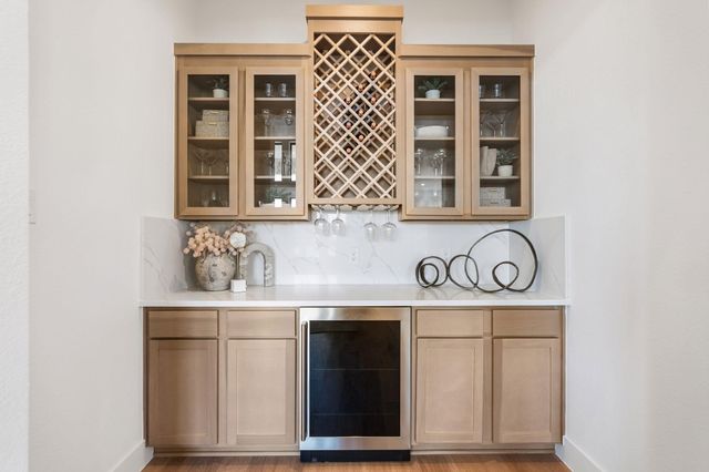 2304 Friendswood Trail, Friendswood, TX 77546